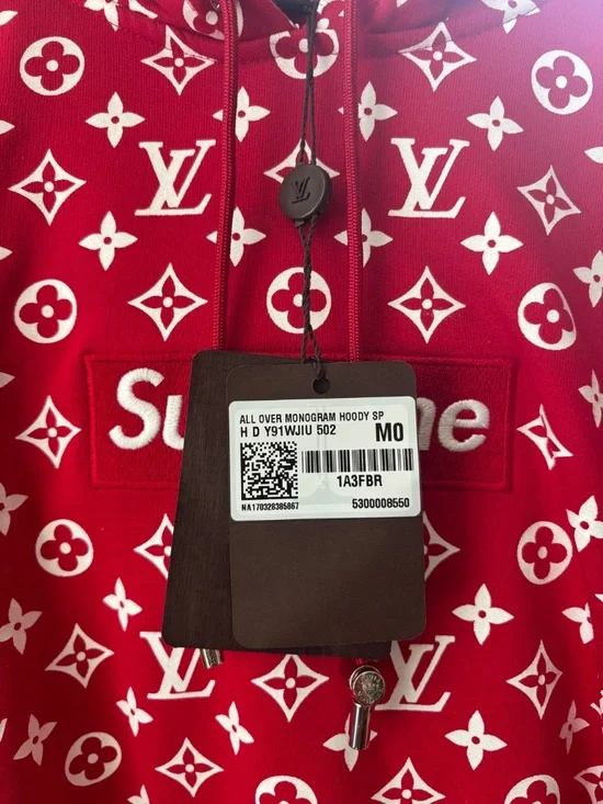 Louis Vuitton X Supreme Hoodie - Picture 3 of 4